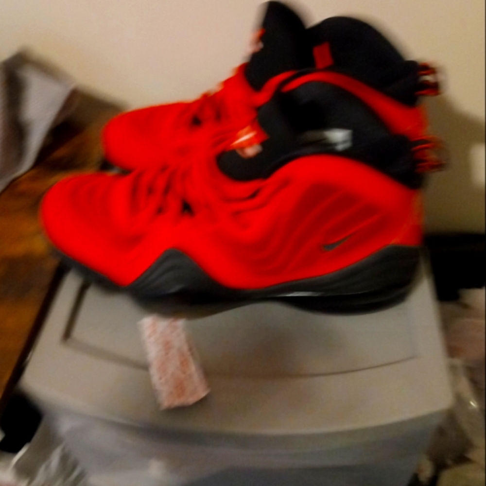 Nike red size 11 athletic sneakers red